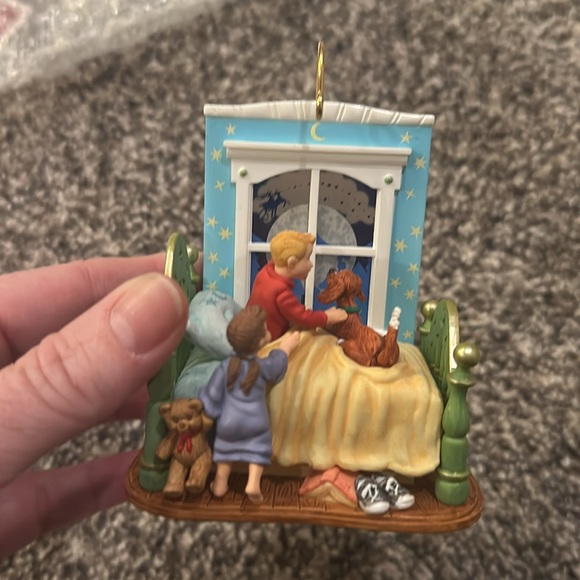 Hallmark A Time to Believe ornament - Picture 3 of 5